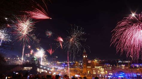 Hamburg Celebrates The New Year Impressive New Year S Eve Pictures