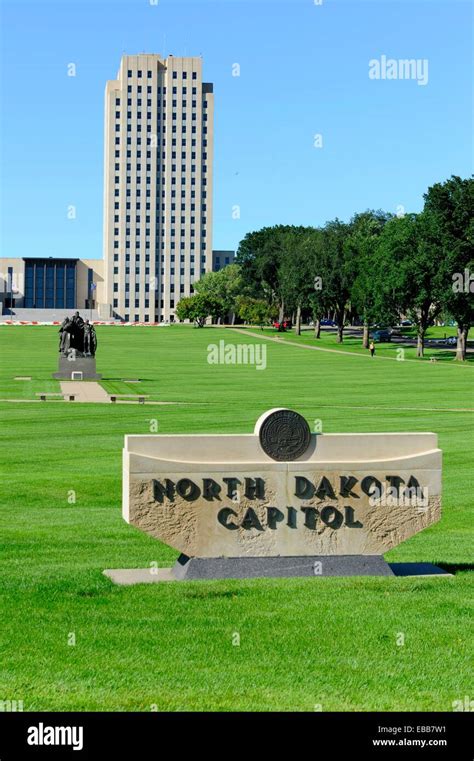 North Dakota State Capitol Bismarck Nd Stock Photo Alamy