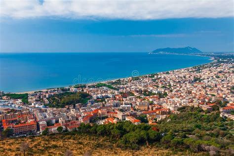 Paisaje Panor Mico Del Mar Con Terracina Lazio Italia Pueblo Esc Nico