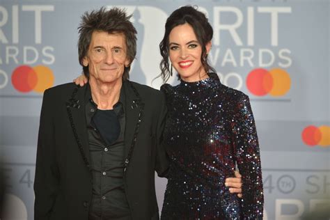 Rolling Stones Guitarist Ronnie Woods Wife Shares Photo Of Him With Their Twin Daughters