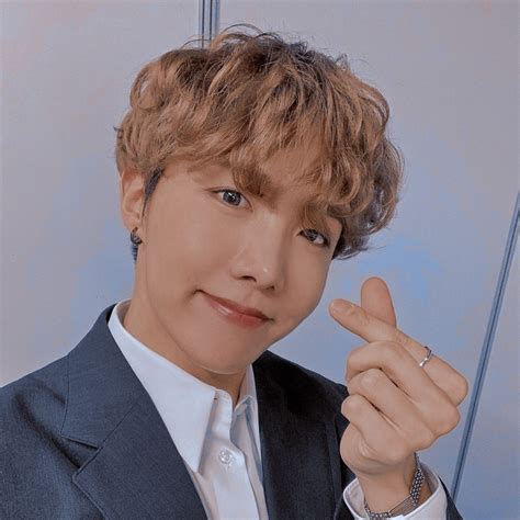 Jhope Bts Korean Hairstyles For Men 2018bts Hair Dnabest Of Jungkook Btsbts New Hair Colors