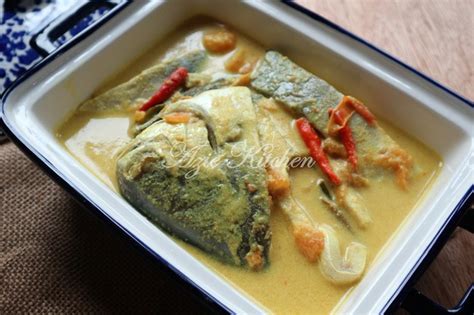 Gulai Ikan Bawal Versi Indonesia Azie Kitchen