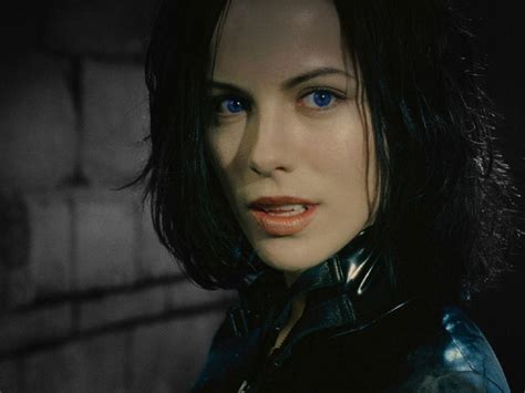 Download Kate Beckinsale Underworld Selena's Blue Eyes Wallpaper ...