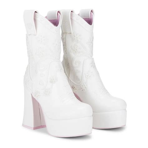 White platform heel cowboy boots Worn once As new... - Depop