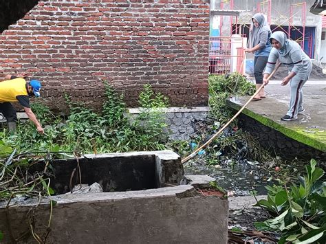 Kasipah Ajak Warga Bersihkan Sungai Di Sidoarjo