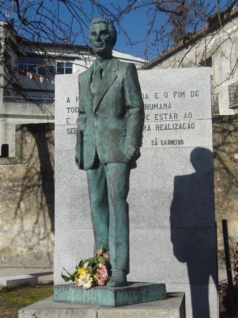 Escultura de Sá Carneiro Viseu All About Portugal