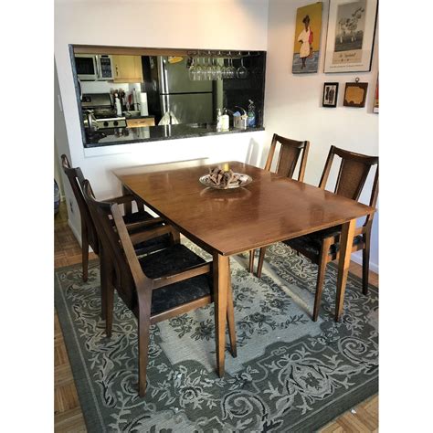 Mid Century Modern Extendable Dining Table W 4 Chairs Aptdeco