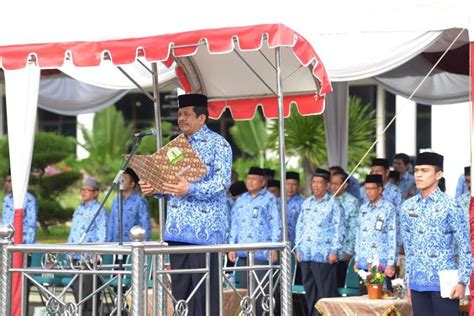 Jokowi Gelontorkan Thr Pns Plus Tunjangan Kinerja Persen