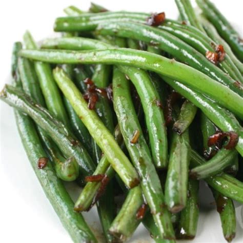 Asian Style Garlic Green Beans Easy The Garden Grazer