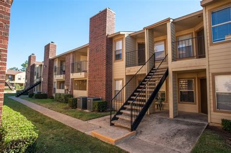 Oak Tree Village Apartments - Lewisville, TX | Apartments.com