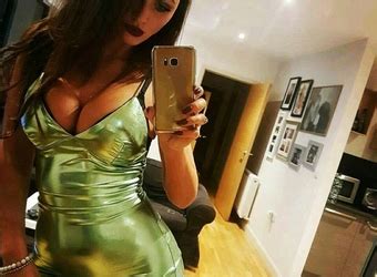 Amateur Sluts In Tight Dresses At HomeMoviesTube