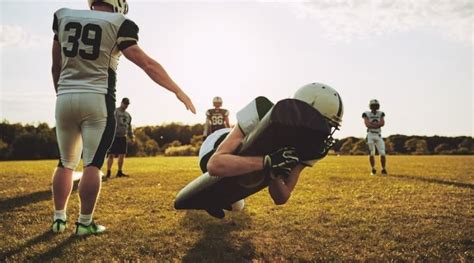 5 Linebacker Drills to Improve Speed, Reads, and Tackling