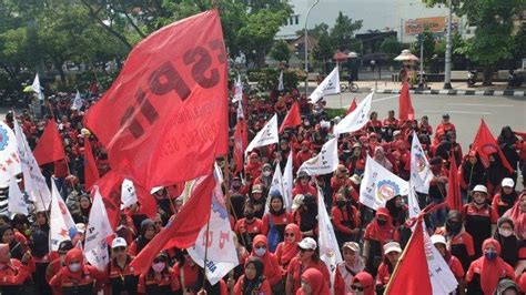 Gelar Demonstrasi Buruh Perempuan Semarang Merasa Masih Rentan