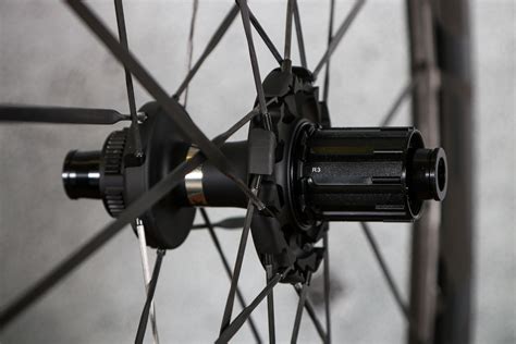 Review Cadex Ultra Disc Tubeless Road Cc