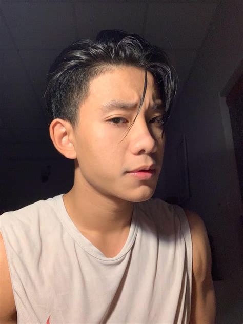 Hot tiktok er triệu like đang được dân mạng truy tìm info Body 6 múi sinh viên RMIT giọng nói