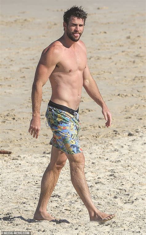 Liam Hemsworth Physique Celebrity Body Type One Bt1 Male Fellow One Research