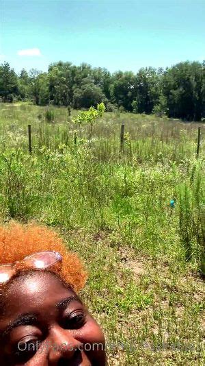 Негритянка выехала на природуを視聴 Tranny Shemale Transexual Porn SpankBang