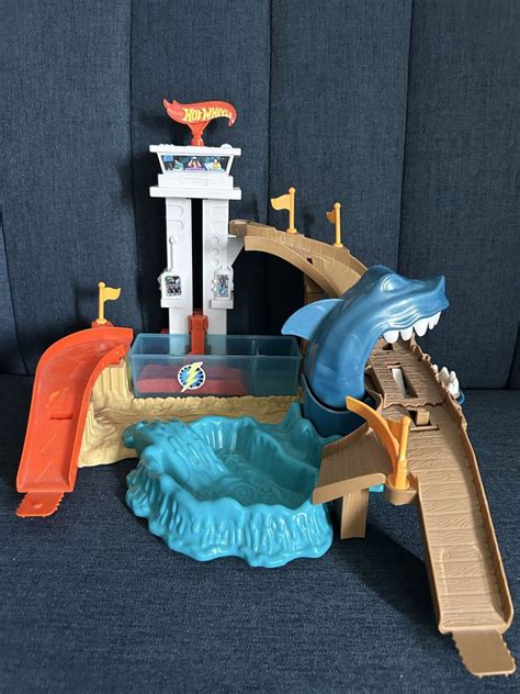 Продам трек Hot Wheels Охота на акулу грн Інші ігрові набори Одеса на Olx