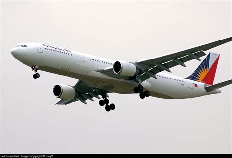 F Ohzt Airbus A Philippine Airlines Tonyv Jetphotos