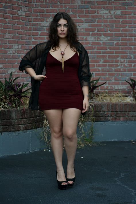 Nadia Aboulhosn Never Live Average Curvy Outfits Plus Size Fashion