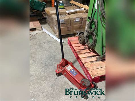 2 14 Ton Floor Jack Jardine Auctioneers