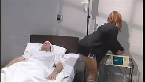 Schwarze Sekretärin in schwarzen Strümpfen Nikki Benz harter Sex im