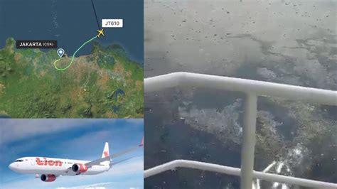 Debris From Lion Air Jt610 Floating In The Sea After It Crashed