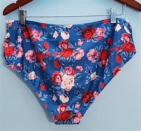 New Women Floral Bottom Bikini Hipster Size 2XL Property Room