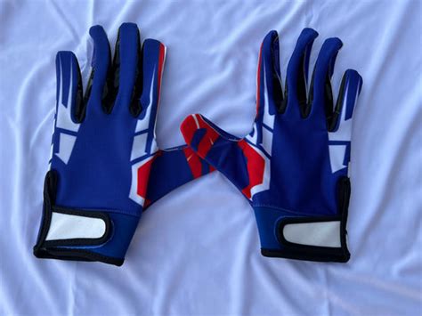 Custom Football Gloves - TeamGear.ca – Team Gear Canada