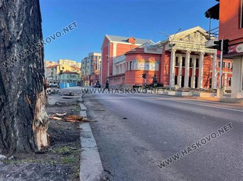 Пак счупиха светофара до театъра в Хасково - Haskovo.NET
