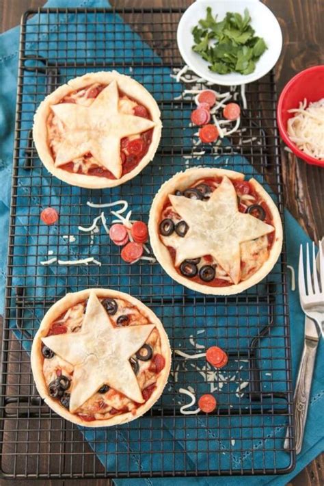 Stars Hollow Mini Pizza Pies Playpartyplan
