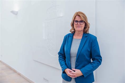 SPÖ Pflegesprecherin Gabriele Knauseder fordert jährlichen Pflege