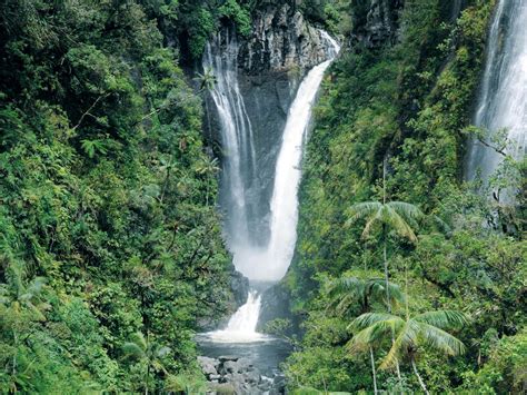 Top 5 beautiful waterfalls and pools | Île de la Réunion Tourisme