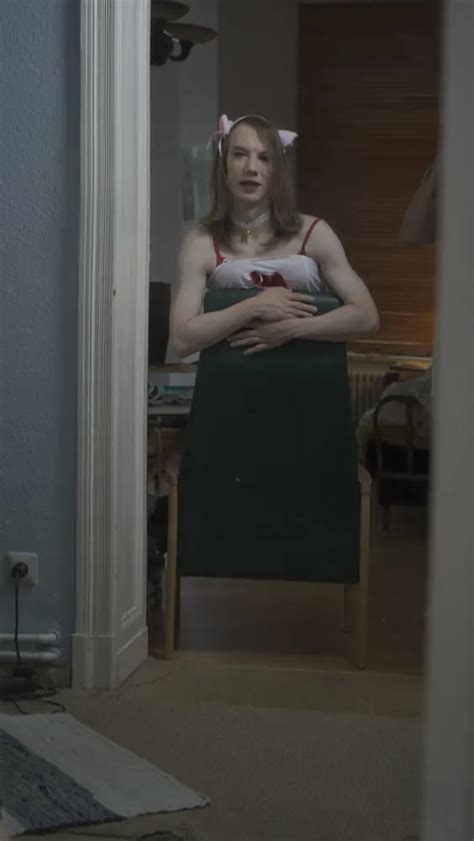 Pose 25 Nude Pics XHamster