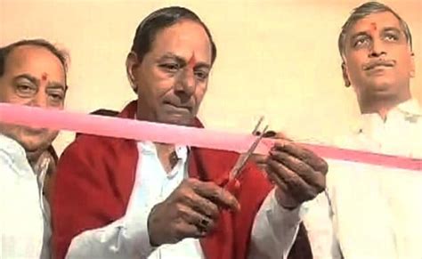 600 Priests At Telangana Chief Minister KCR's Mass Housewarming Party