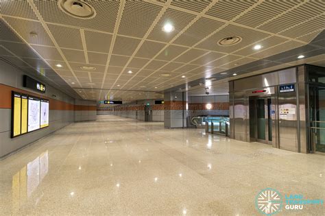 Marina Bay Mrt Station Unpaid Link Escalators And Lift To Ccl Concourse