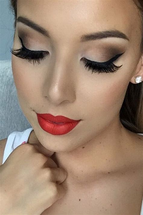 48 Red Lipstick Looks Get Ready For A New Kind Of Magic Red Lip Makeup Gorgeous Makeup