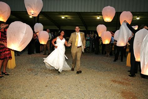 Lantern Wedding Send Off Everyone Wrote A Message To The Bride And