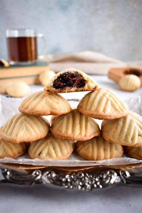 Mamool (Maamoul) - Date Filled Cookies - Humbly Homemade