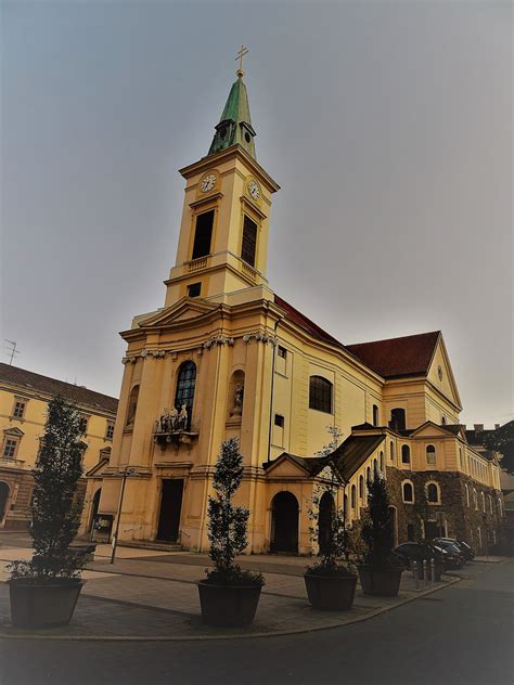 Wien Bezirk Pfarrkirche St Bartholom Us La Chiesa Flickr