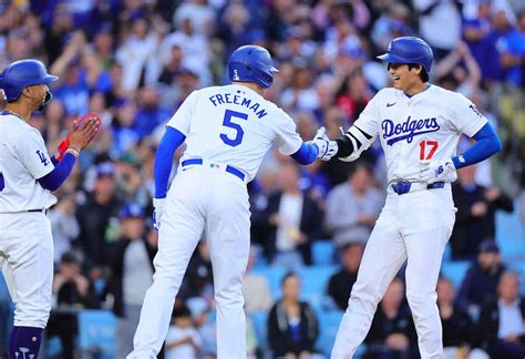 今季最長タイ3戦連発、mlbトップ11号の大谷翔平を拝むベッツが話題「ベッツが拝むレベルのやばさ笑」― スポニチ Sponichi Annex 野球