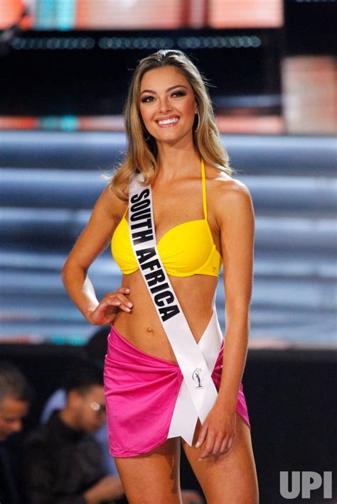 Photo Demi Leigh Nel Peters Of South Africa Is Crowned Miss Universe