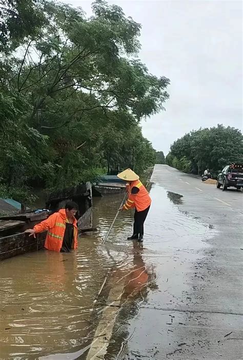 闻“汛”而动！湛江公路人及时疏通排水沟确保路畅人安湛江市人民政府门户网站