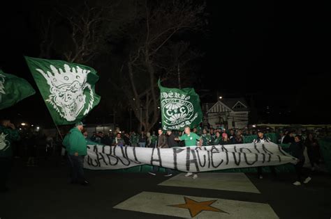 Torcedores do Coritiba protestam contra má fase veja fotos