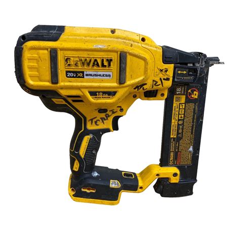 Dewalt Dcn680 20 Volt Max Xr Lith Ion Cordless 18 Gauge Brad Nailer Bare Tool Ebay