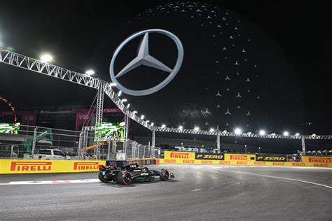 Whatsapp El Nuevo Patrocinador De Mercedes En La Formula