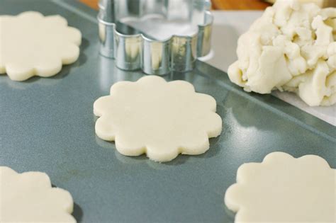 How To Roll And Cut Out Cookie Dough - Food.com