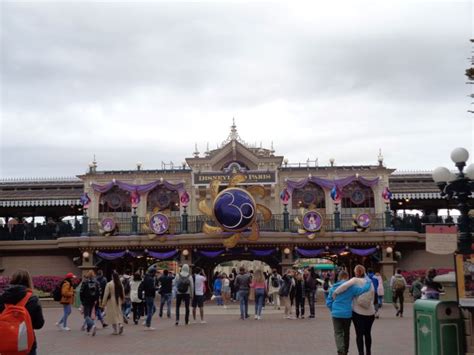 Disneyland – Paris1972-Versailles2003