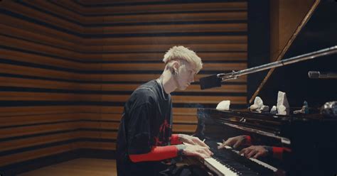 Worked Music Mgk Lanza Su Nuevo Sencillo ‘dont Let Me Go Junto Con