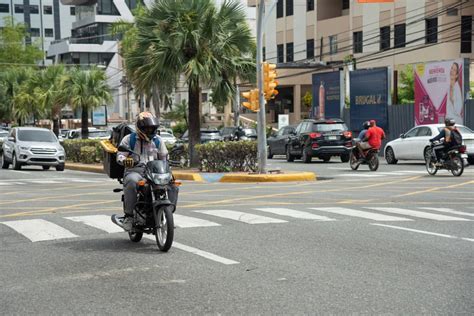 Aplicaciones Digitales Para Movilizarse En Moto Se Expanden En Santo